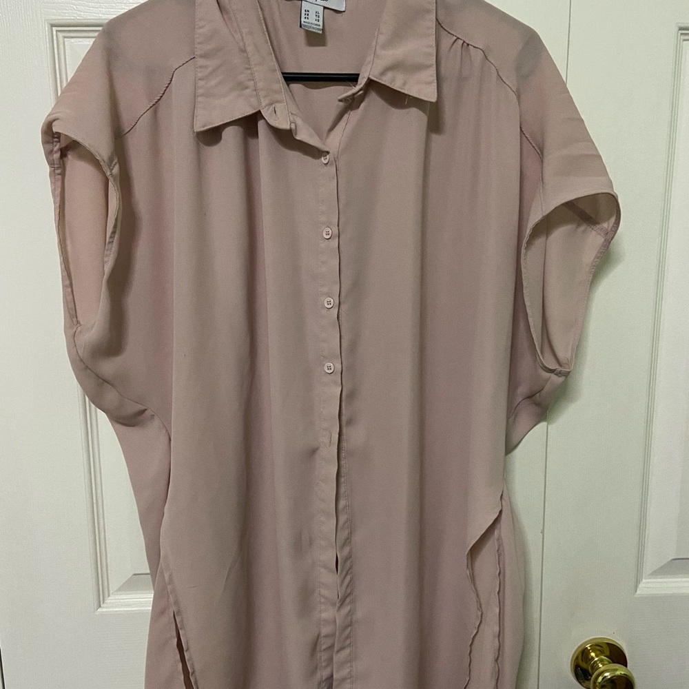 Blush pink chiffon tank top with short sleeves